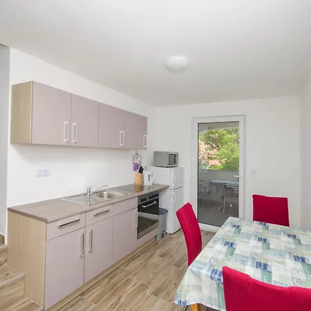 Apartment Mirjana *